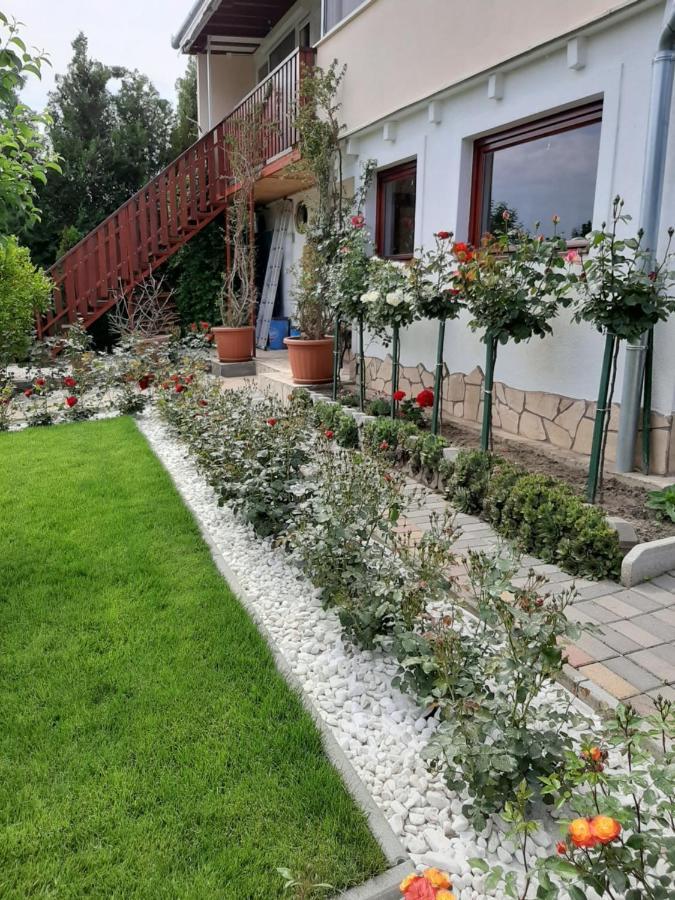 Rozsakert Vendeghaz Bed & Breakfast Szigliget Dış mekan fotoğraf