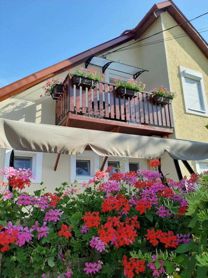 Rozsakert Vendeghaz Bed & Breakfast Szigliget Dış mekan fotoğraf