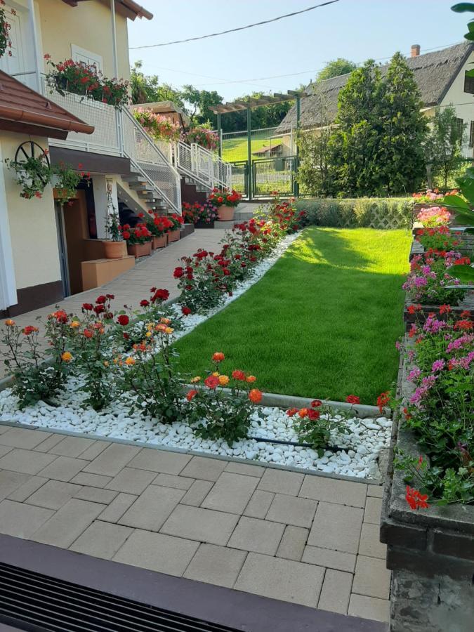 Rozsakert Vendeghaz Bed & Breakfast Szigliget Dış mekan fotoğraf