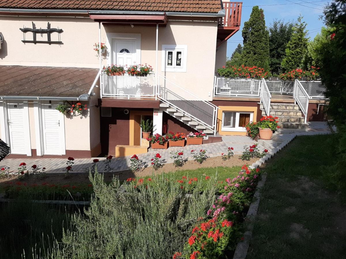 Rozsakert Vendeghaz Bed & Breakfast Szigliget Dış mekan fotoğraf