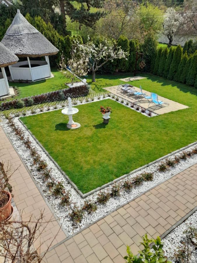 Rozsakert Vendeghaz Bed & Breakfast Szigliget Dış mekan fotoğraf