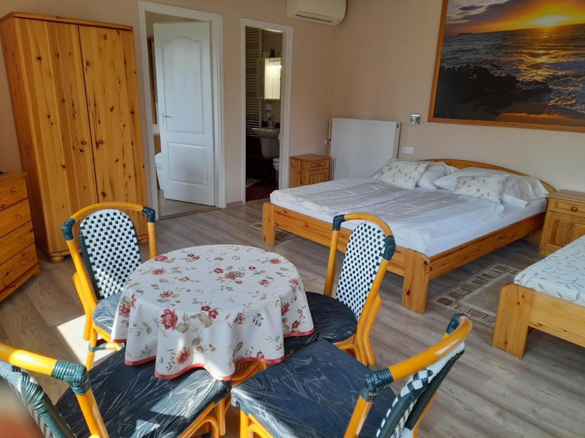 Rozsakert Vendeghaz Bed & Breakfast Szigliget Dış mekan fotoğraf