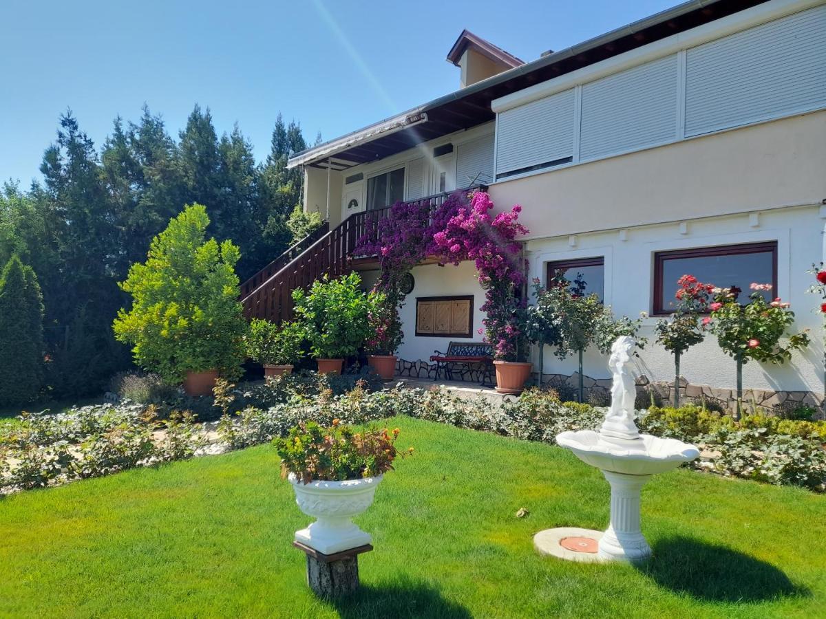 Rozsakert Vendeghaz Bed & Breakfast Szigliget Dış mekan fotoğraf