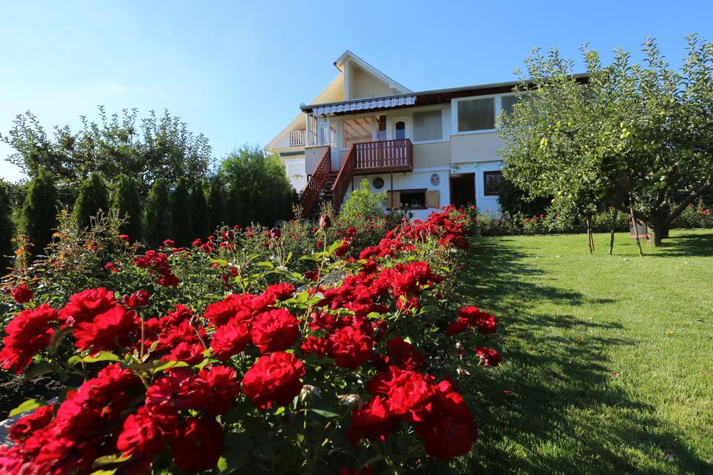 Rozsakert Vendeghaz Bed & Breakfast Szigliget Dış mekan fotoğraf