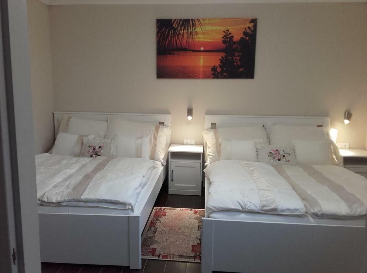 Rozsakert Vendeghaz Bed & Breakfast Szigliget Dış mekan fotoğraf